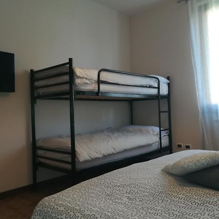 Отель La Casa Di Rivo Дезенцано-дель-Гарда Экстерьер фото